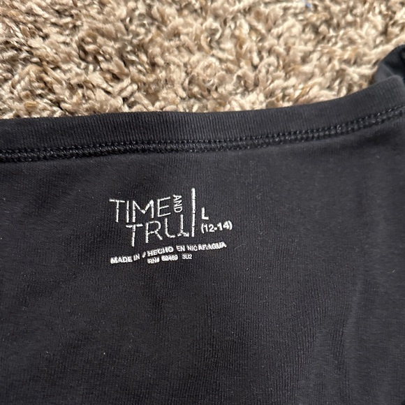 Time and Tru Classic Black Top - Picture 2 of 5
